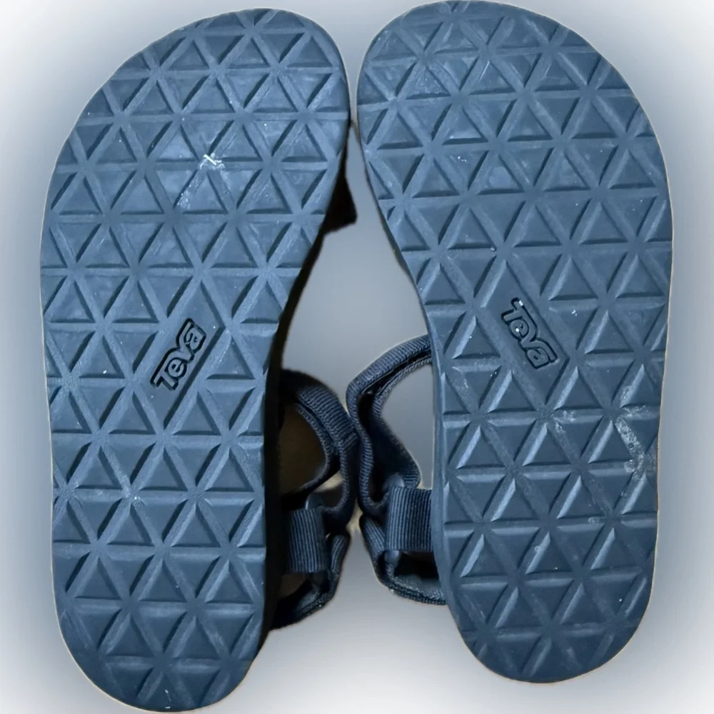 Teva Women's Black Sandals - Picture 6 of 6